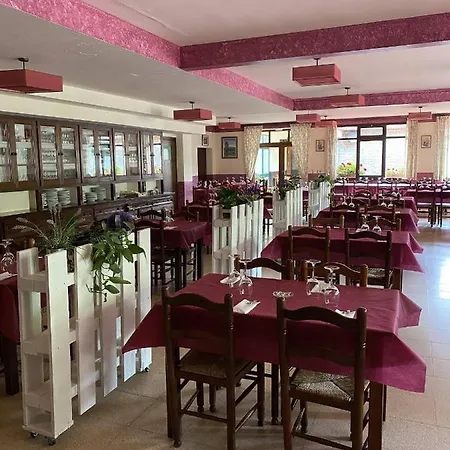 Hostatgeria I Restaurant Coll De Condreu *